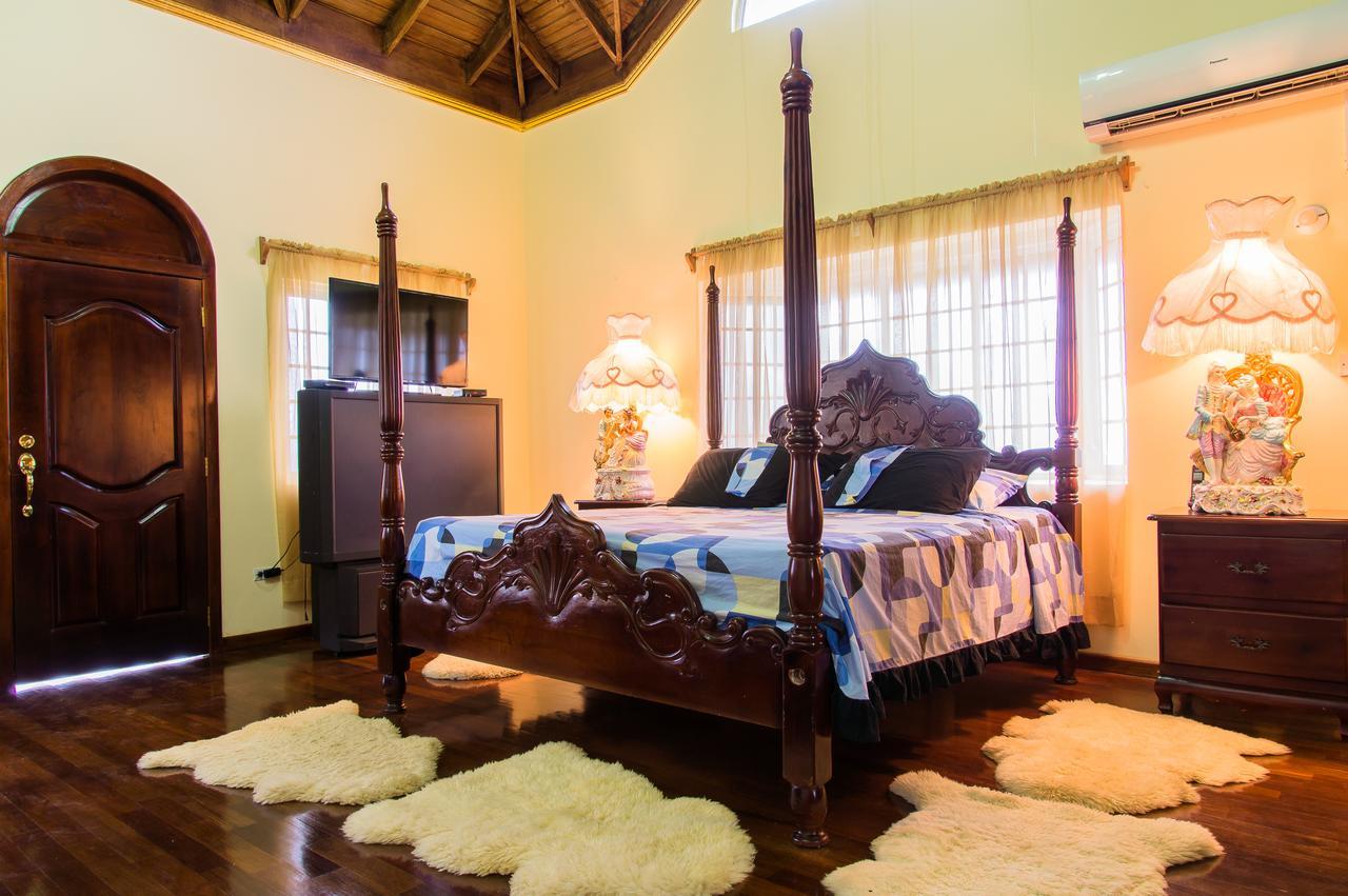 El Cielo Bed and Breakfast Portmore Esterno foto